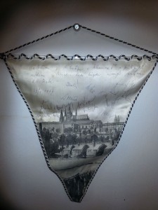 תמונה-7-דגלון-וחתימות-שחקני 